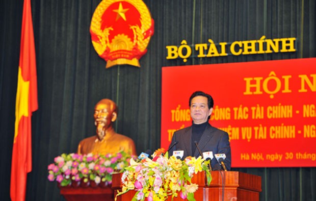 Thủ tướng Nguyễn Tấn Dũng: Đẩy mạnh tái cơ cấu TTCK
